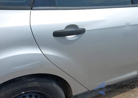 2014 Ford Focus S z USA, uszkodzony, nr VIN 1FADP3E27EL443539